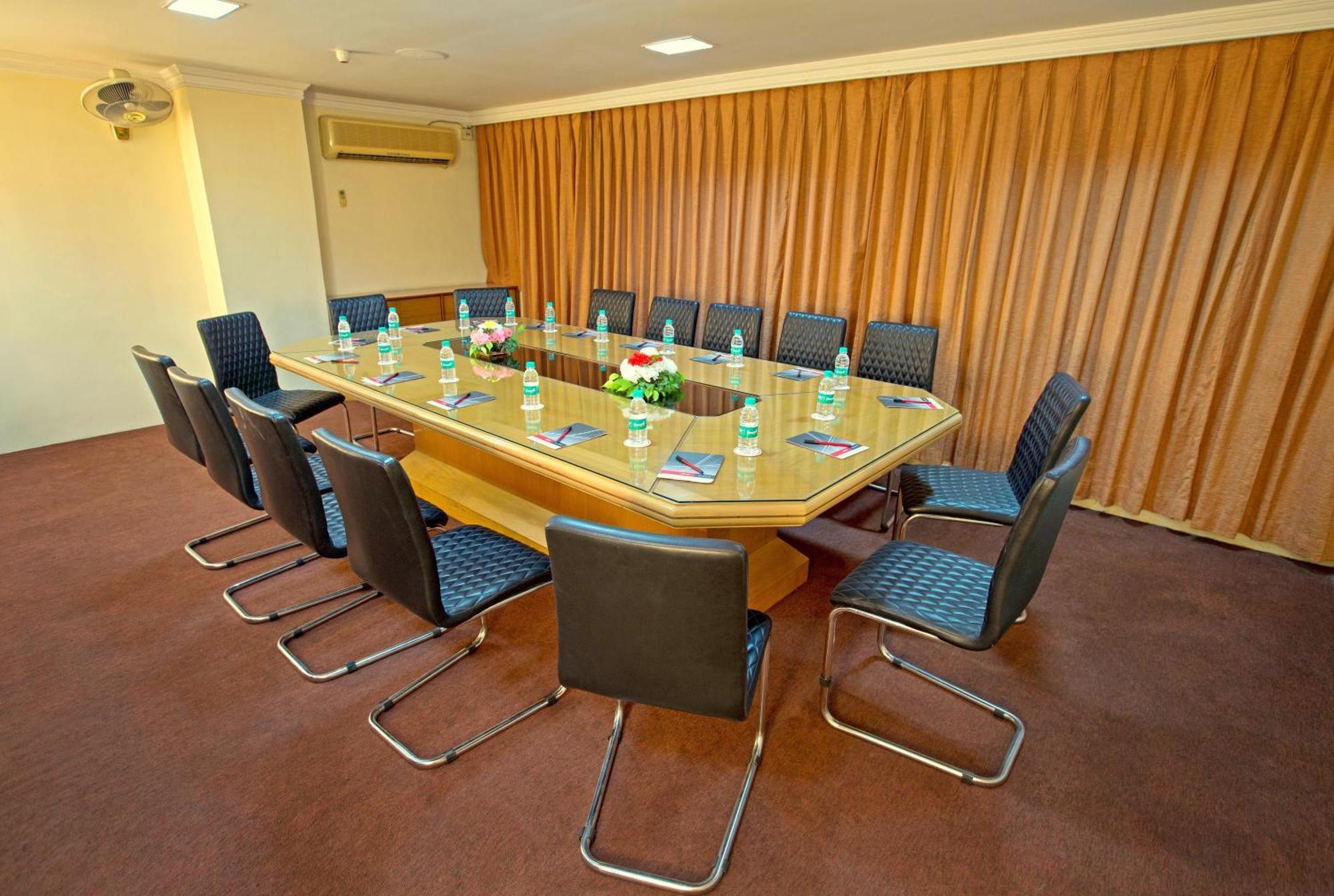Hotel Rajmahal Guwahati Eksteriør bilde