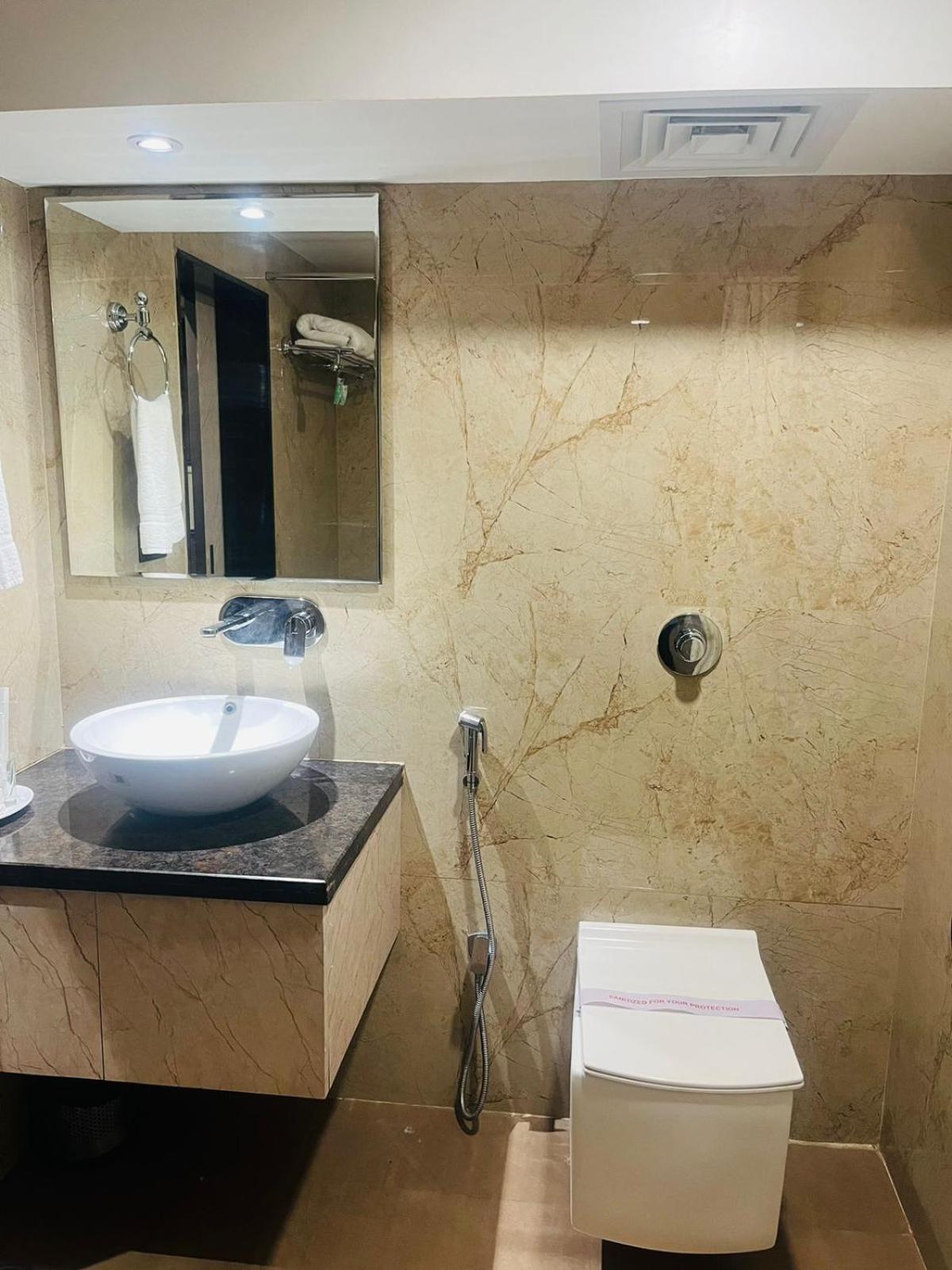 Hotel Rajmahal Guwahati Eksteriør bilde