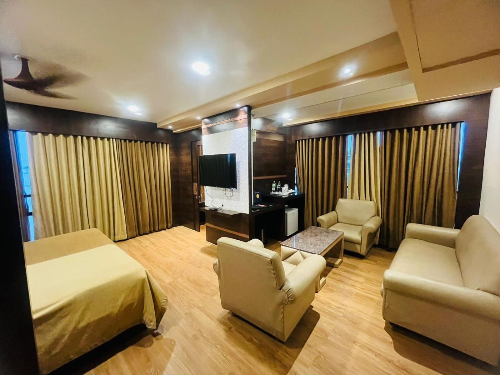 Hotel Rajmahal Guwahati Eksteriør bilde