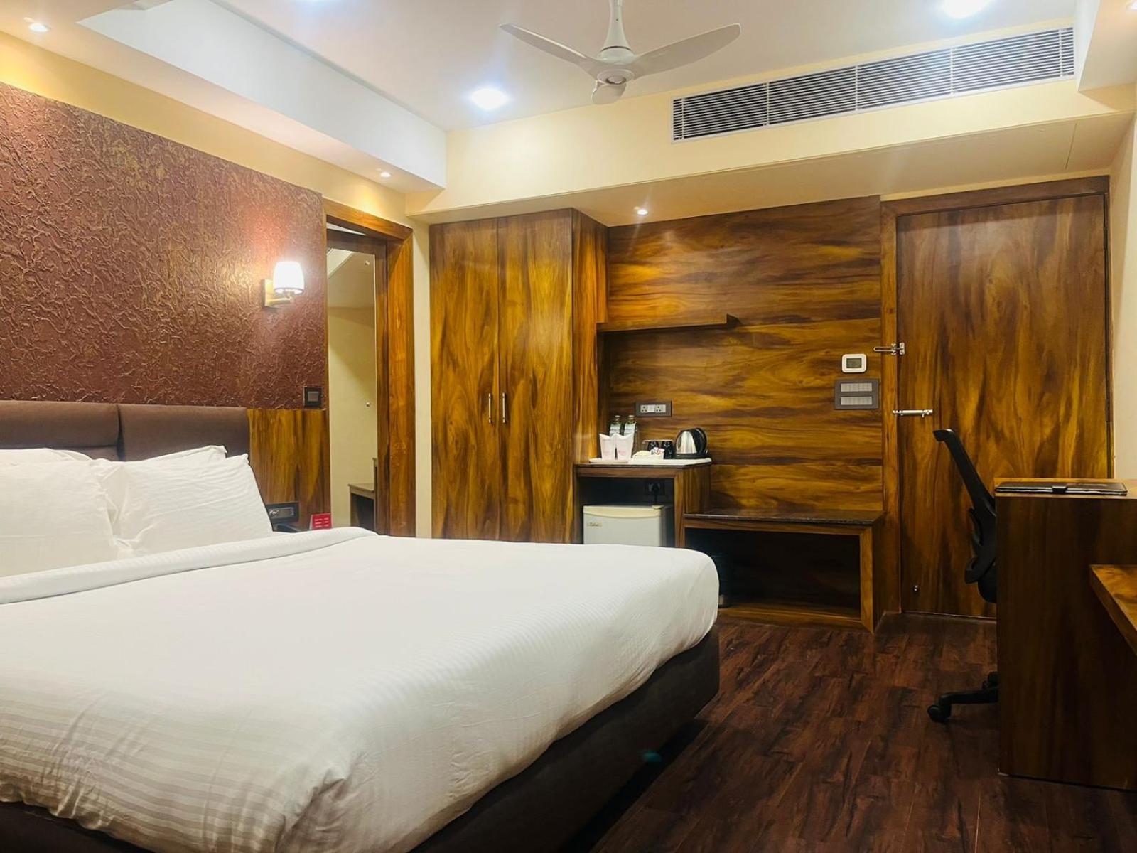 Hotel Rajmahal Guwahati Eksteriør bilde