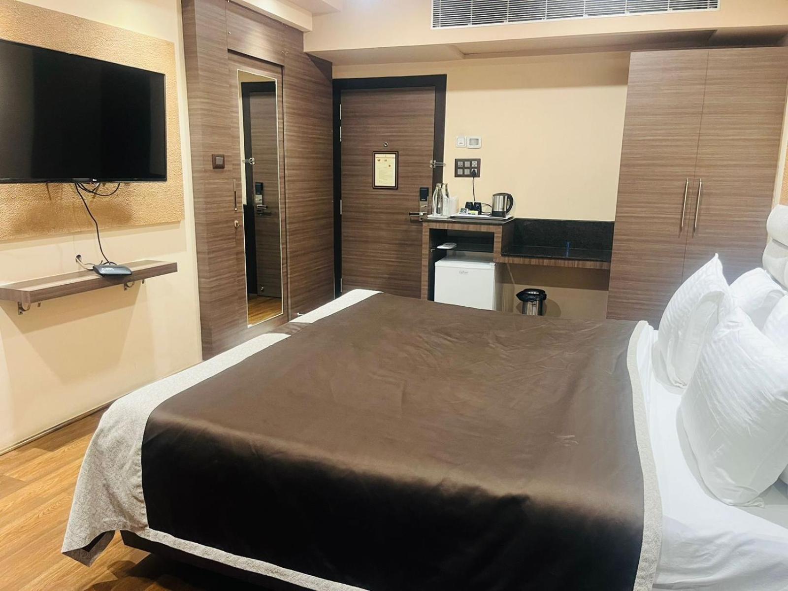 Hotel Rajmahal Guwahati Eksteriør bilde