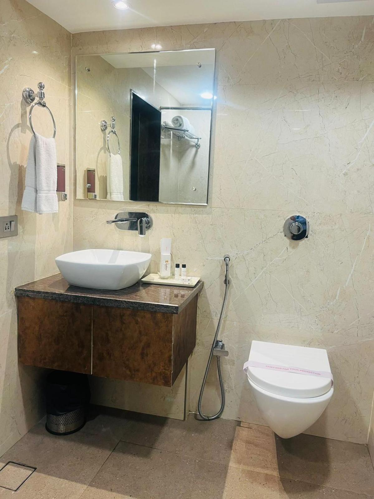 Hotel Rajmahal Guwahati Eksteriør bilde
